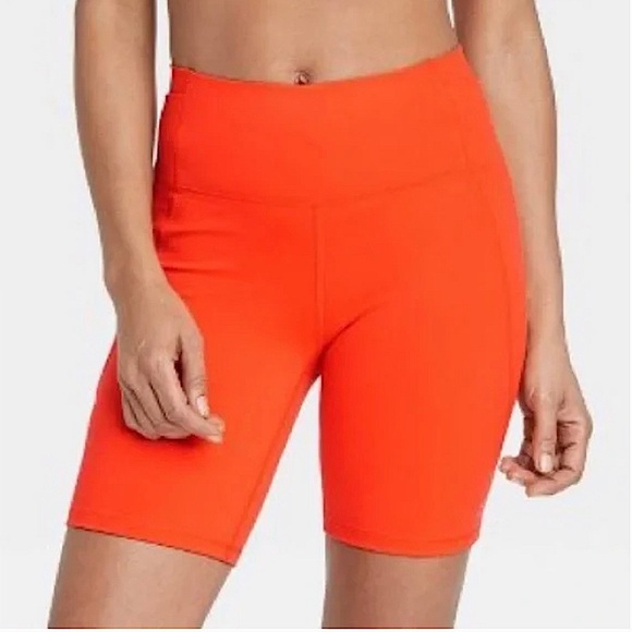 SOLD Old Navy Active Athletic Shorts Womens Size M Pockets Athleisure